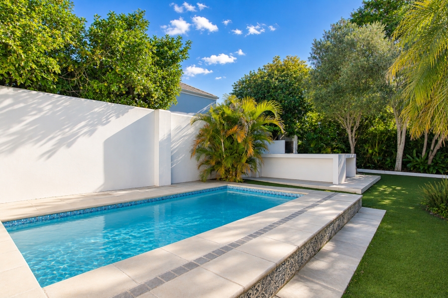 4 Bedroom Property for Sale in Hoog En Droog Western Cape